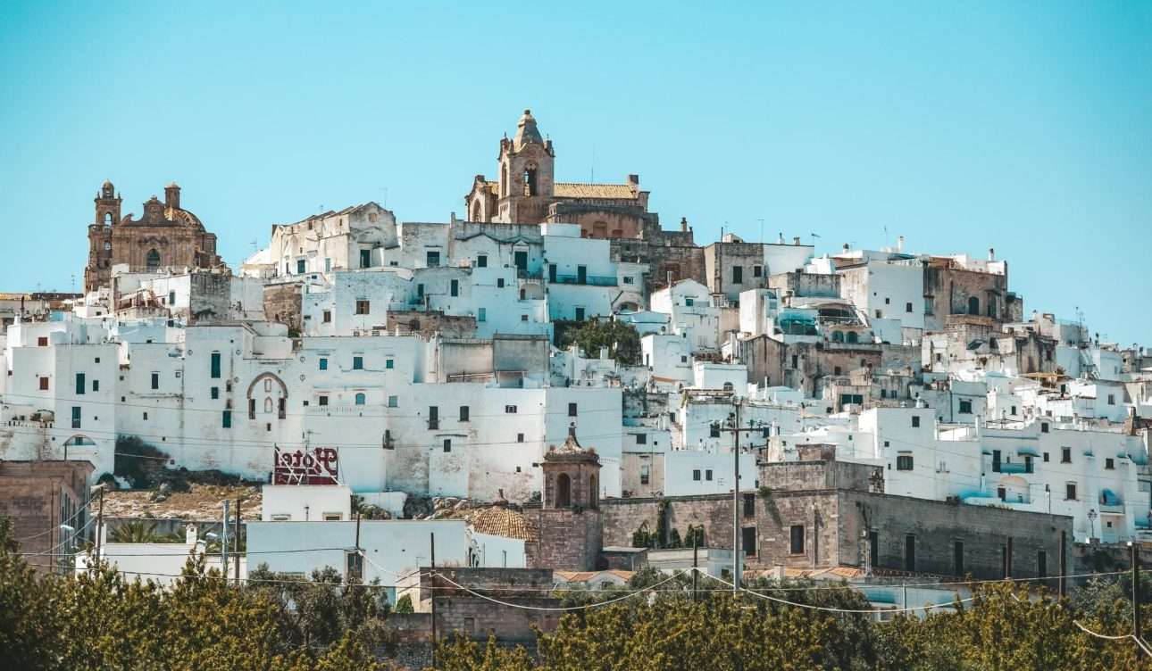 Vistas a la catedral de Ostuni