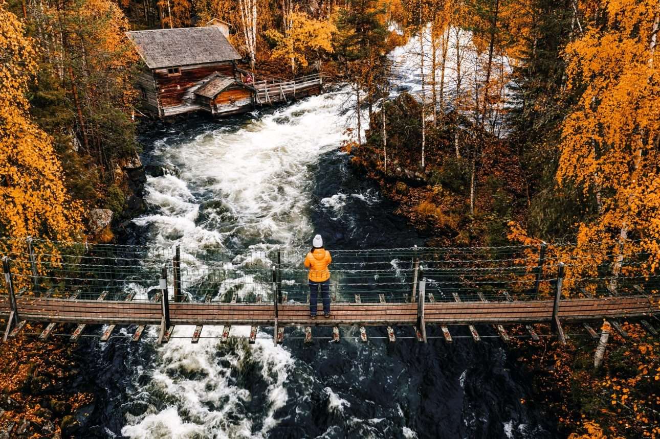 Vistas de otoño en Laponia, Finlandia
